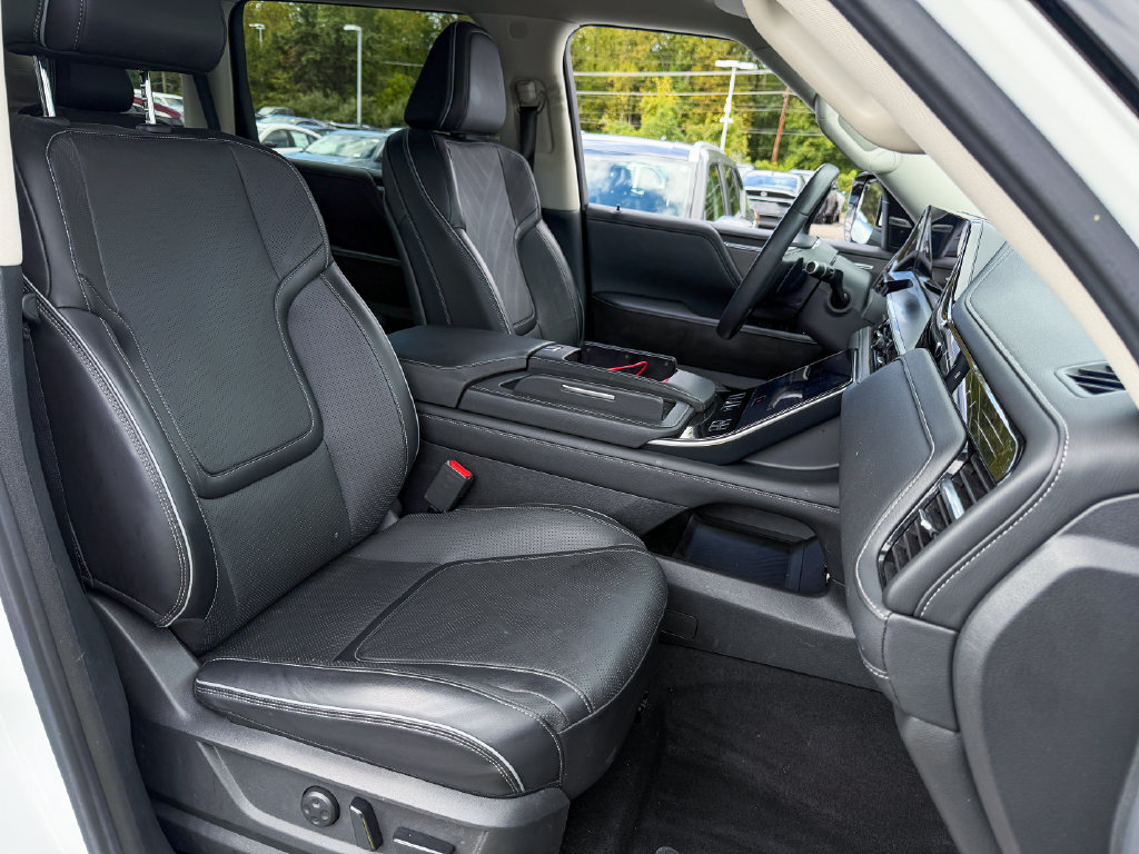 Used 2025 INFINITI QX80 Luxe AWD/4WD image 11