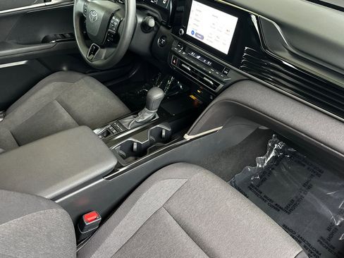 Used 2025 Toyota Camry LE image 15