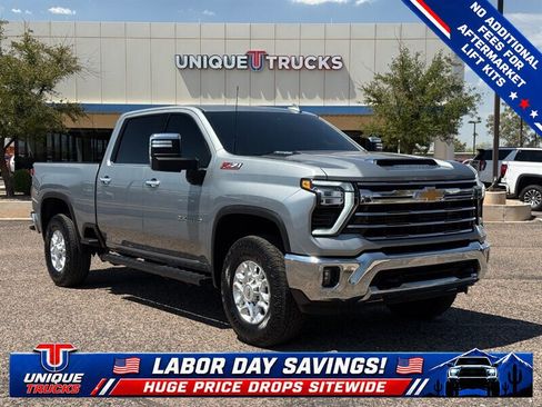 Used 2024 Chevrolet Silverado 2500 LTZ w/ LTZ Convenience Package AWD/4WD image 4