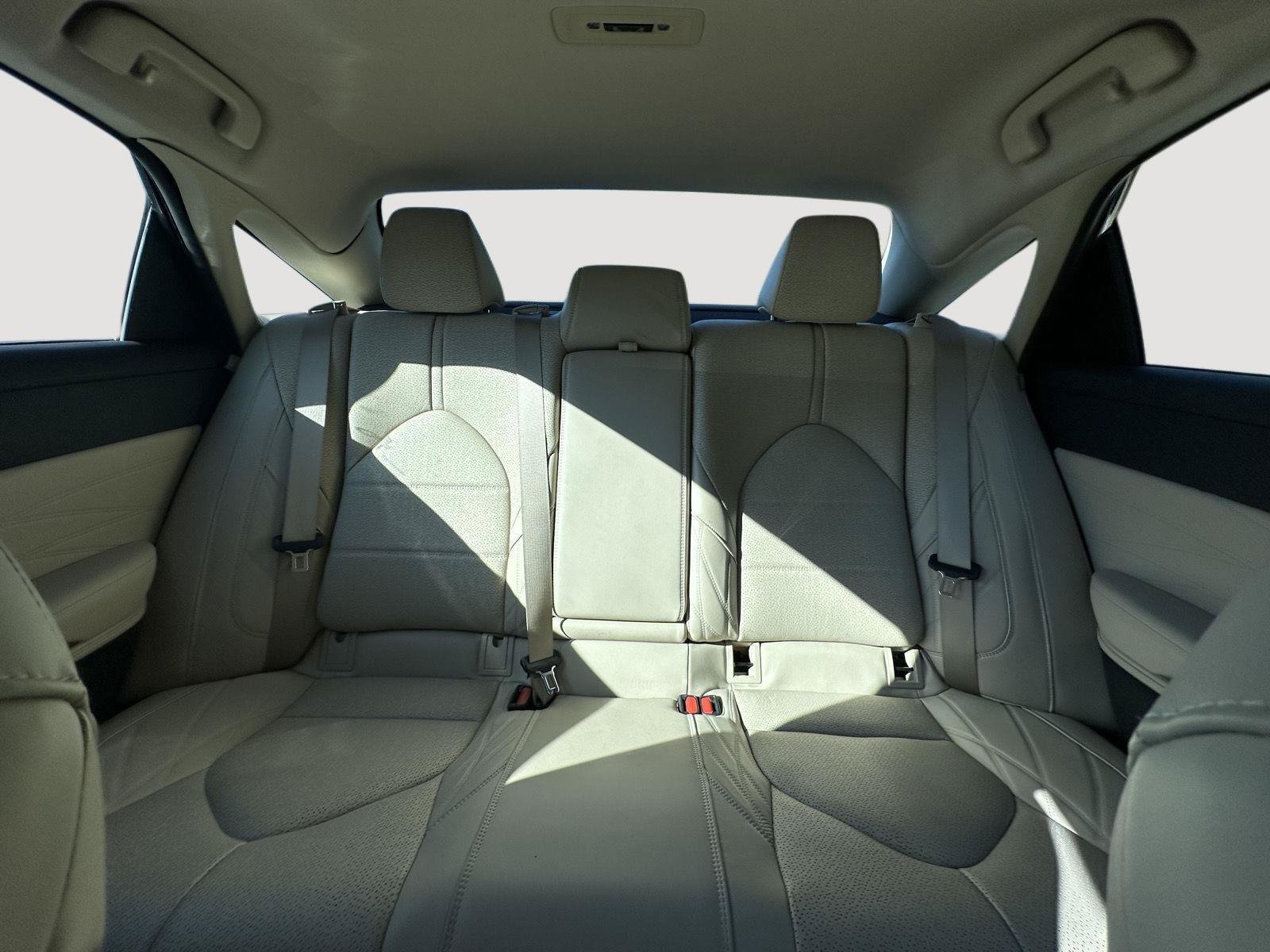 Used 2019 Toyota Avalon Limited FWD image 13