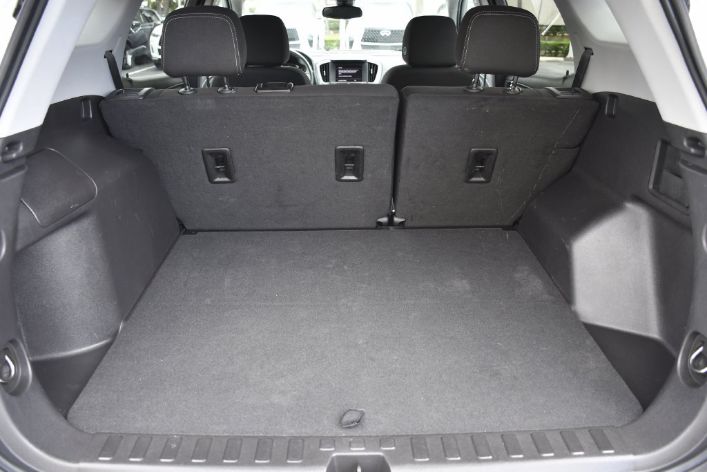 Used 2024 GMC Terrain SLE w/ Driver Convenience Package FWD image 30