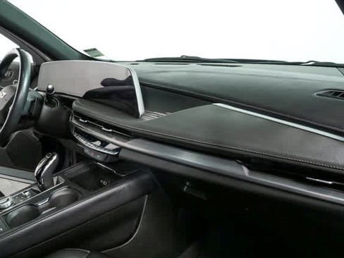 Used 2024 Cadillac XT4 Premium Luxury AWD/4WD image 22
