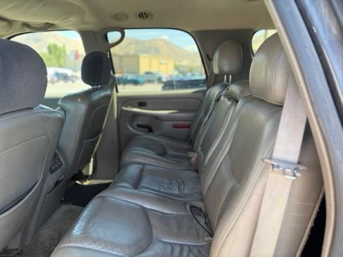 Used 2005 Chevrolet Tahoe LT w/ LT Preferred Equipment Group AWD/4WD image 16