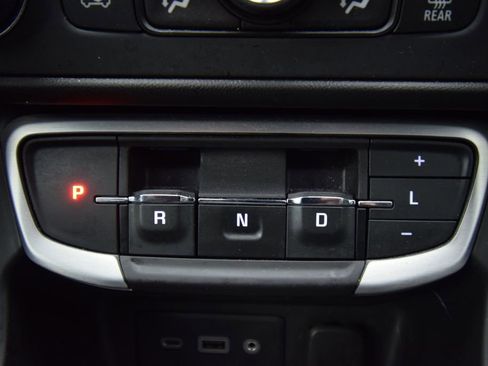 Used 2024 GMC Terrain SLE w/ Driver Convenience Package image 25