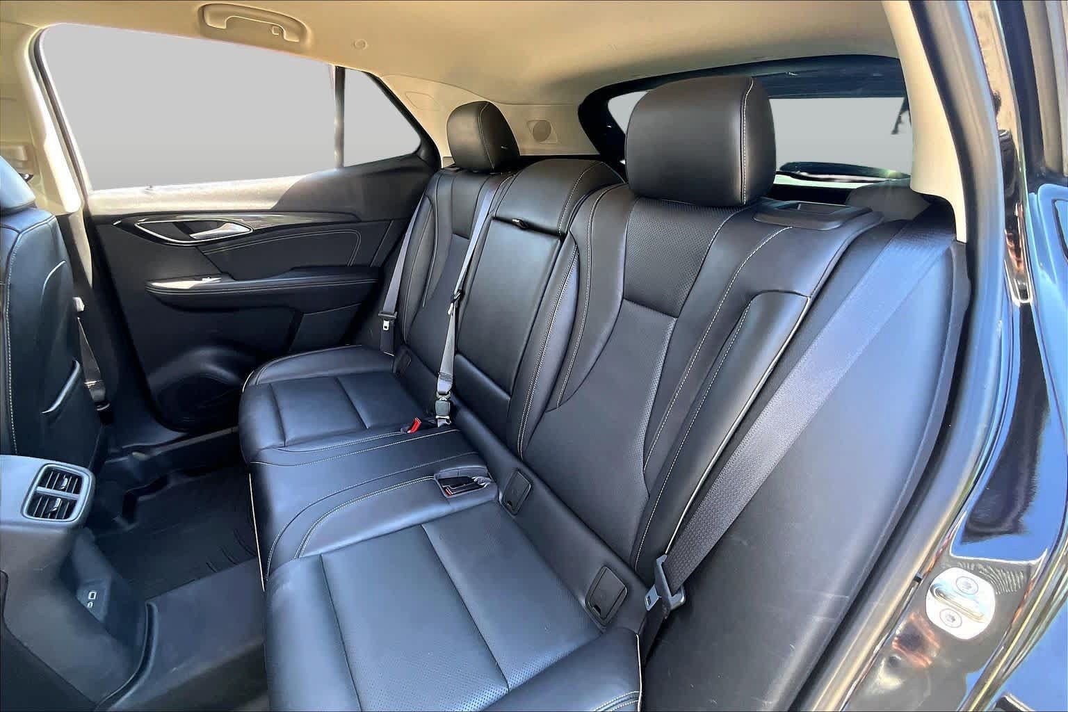 Used 2021 Buick Envision Essence w/ Technology Package I FWD image 19