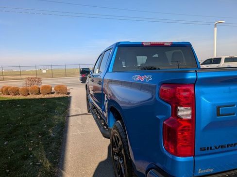 Used 2024 Chevrolet Silverado 1500 Custom w/ Turbomax Blackout Package image 9