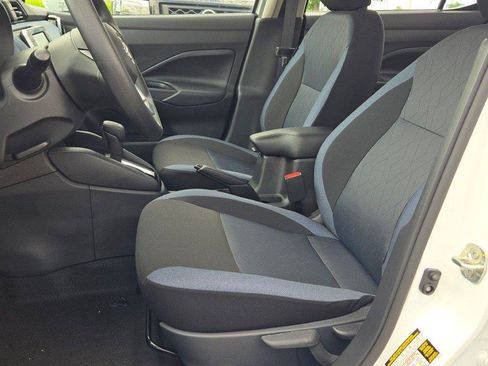 Used 2025 Nissan Versa SV FWD image 19