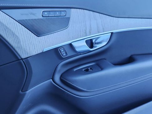New 2025 Volvo XC90 T8 Ultra w/ Protection Package Premier image 21