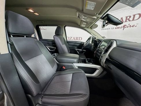 Used 2021 Nissan Titan SV w/ SV Convenience Package image 32