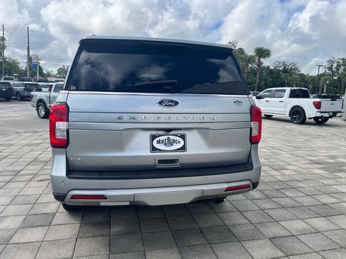 Used 2024 Ford Expedition XLT RWD image 5