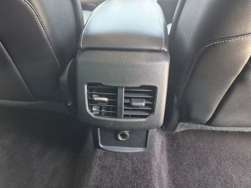 Used 2018 Ford Fusion SE w/ Fusion SE Technology Package FWD image 20