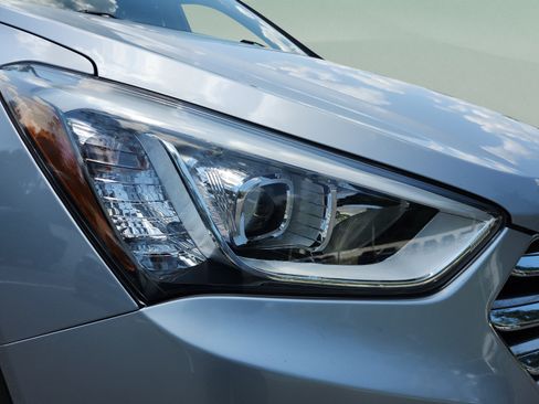 Used 2014 Hyundai Santa Fe GLS FWD image 28