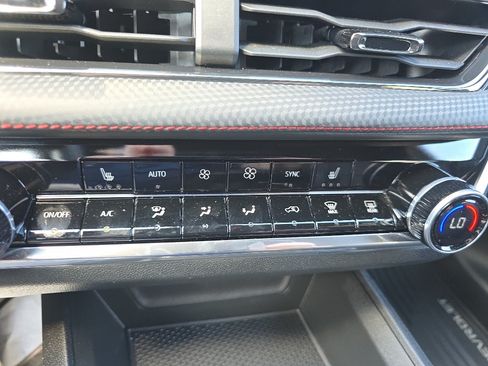 Used 2025 Chevrolet Equinox RS w/ Safety and Technology Package FWD image 25