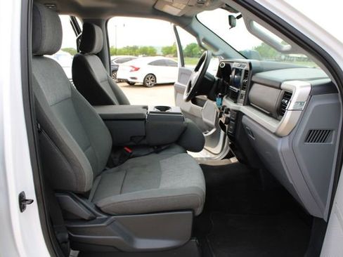 Used 2025 Ford F250 XLT AWD/4WD image 39