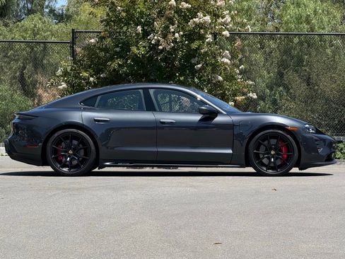 Used 2022 Porsche Taycan GTS AWD/4WD image 8