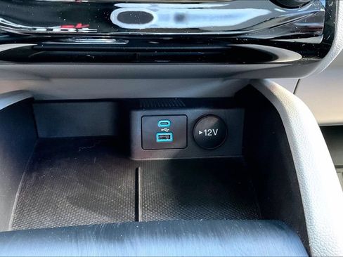 Used 2023 Ford Escape SE FWD image 16