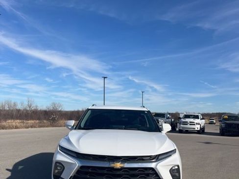 Used 2024 Chevrolet Blazer LT w/ Convenience Package image 2