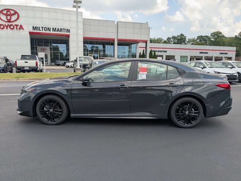 New 2026 Toyota Camry SE FWD image 7