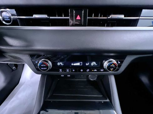 Used 2025 Mitsubishi Outlander SE AWD/4WD image 30