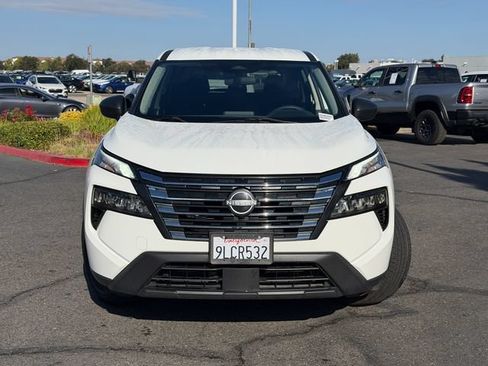 Used 2024 Nissan Rogue S AWD/4WD image 3