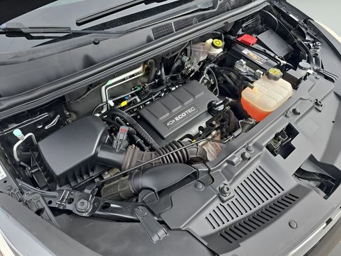 Used 2019 Chevrolet Trax LT w/ LT Convenience Package image 38