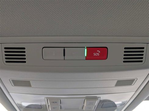 Certified 2022 Volkswagen Jetta SE image 19