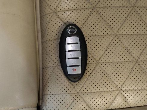 Used 2017 Nissan Maxima Platinum image 32