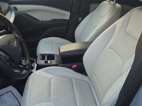 Used 2025 Ford Mustang Mach-E Premium image 6