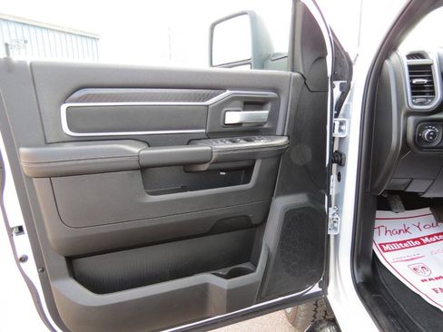 Used 2025 RAM 2500 Big Horn AWD/4WD image 8