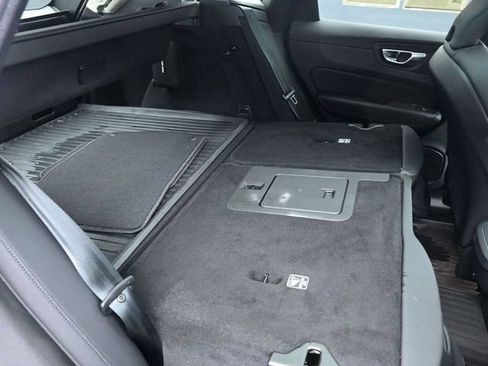 Used 2023 Volvo XC60 B5 Plus w/ Climate Package FWD image 27