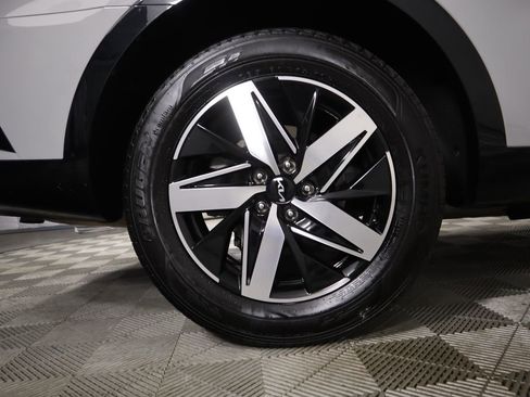 Used 2022 Kia Sorento EX w/ Panoramic Sunroof Package image 34