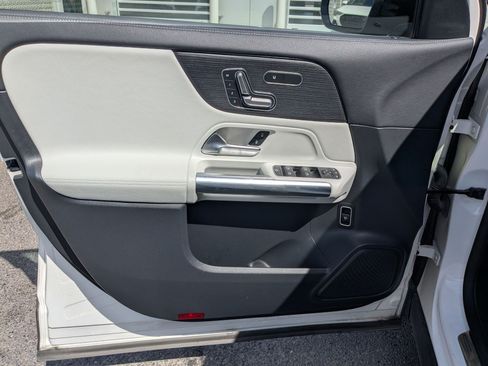 Used 2022 Mercedes-Benz GLA 250 4MATIC image 12