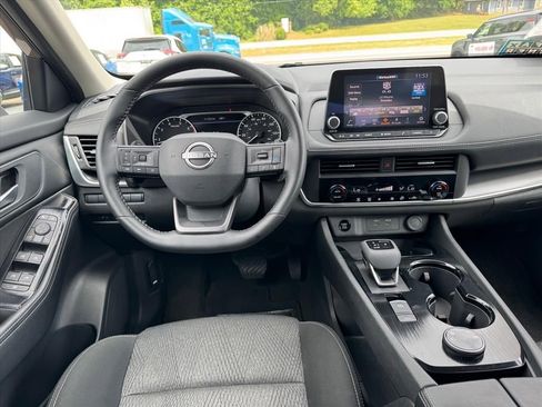 Certified 2025 Nissan Rogue SV AWD/4WD image 13