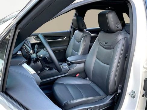 Used 2025 Cadillac XT5 Premium Luxury image 15