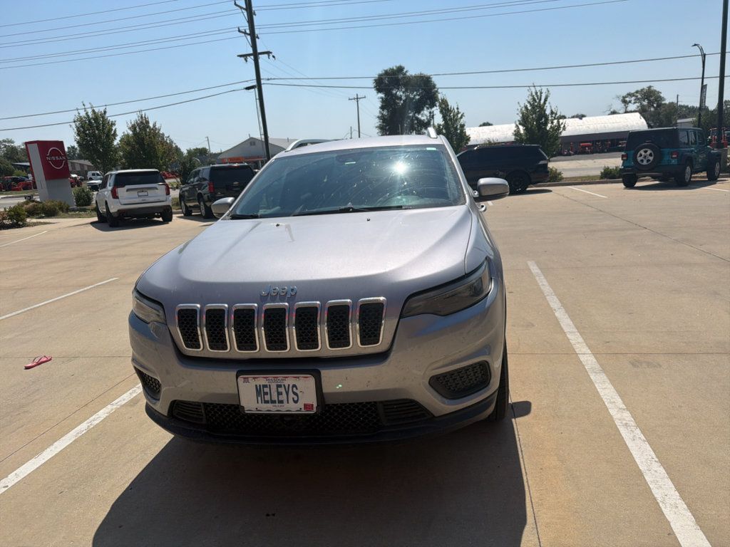 Used 2021 Jeep Cherokee Latitude AWD/4WD image 4