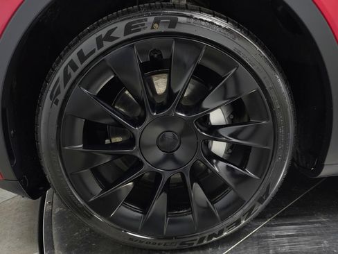 Used 2024 Tesla Model Y Long Range AWD/4WD image 13