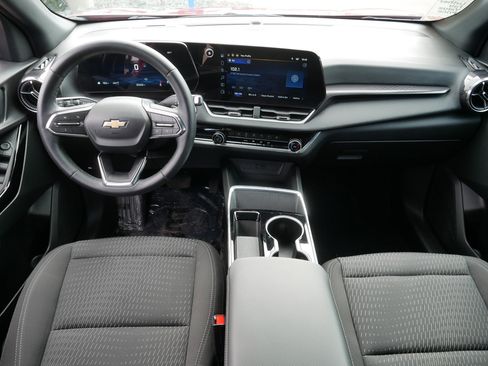 Used 2025 Chevrolet Equinox LT w/ Safety and Technology Package image 10