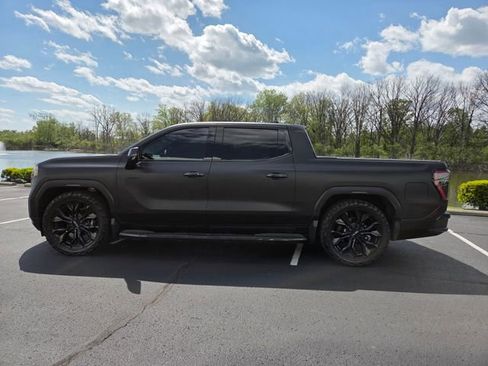 Used 2025 GMC Sierra EV Denali AWD/4WD image 14