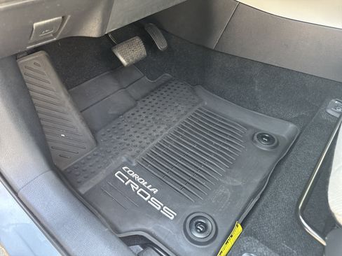 Used 2022 Toyota Corolla Cross L FWD image 21