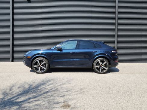 New 2026 Porsche Cayenne Coupe image 2