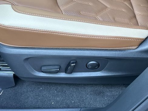 New 2026 Nissan Pathfinder Platinum image 16