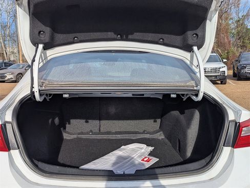 Used 2023 Chevrolet Malibu LT image 24