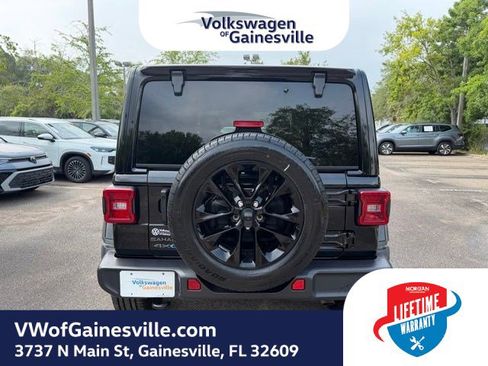 Used 2025 Jeep Wrangler Unlimited Sahara AWD/4WD image 5