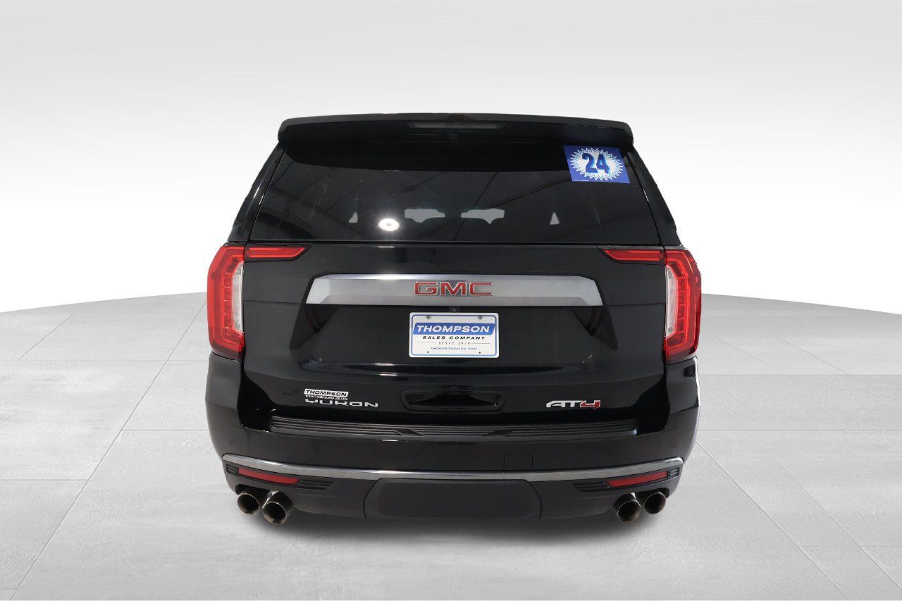 Used 2024 GMC Yukon XL AT4 w/ AT4 Premium Plus Package AWD/4WD image 3