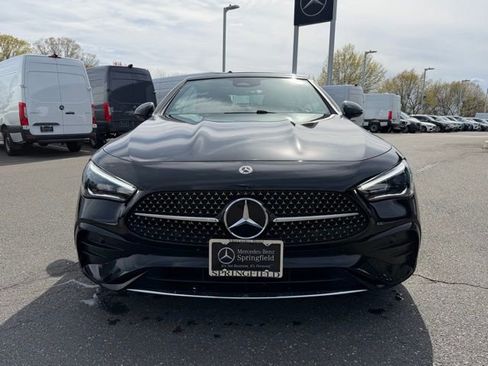 Used 2025 Mercedes-Benz CLE 300 4MATIC Cabriolet image 2