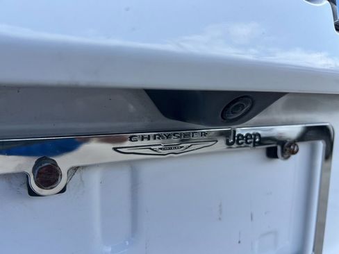 Used 2019 Jeep Grand Cherokee Limited image 20