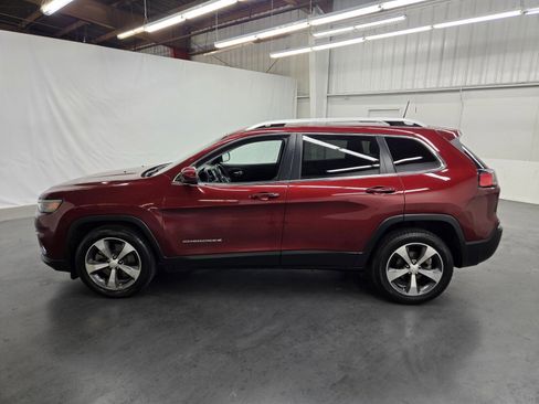 Used 2019 Jeep Cherokee Limited image 2