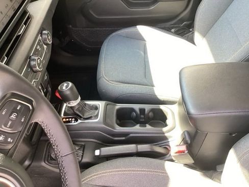 Used 2025 Jeep Wrangler Unlimited Sport AWD/4WD image 27