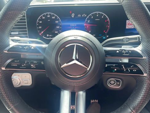 Used 2024 Mercedes-Benz GLS 450 4MATIC image 12