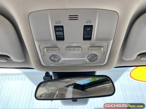 Used 2017 Toyota Corolla SE w/ SE Premium Package FWD image 14